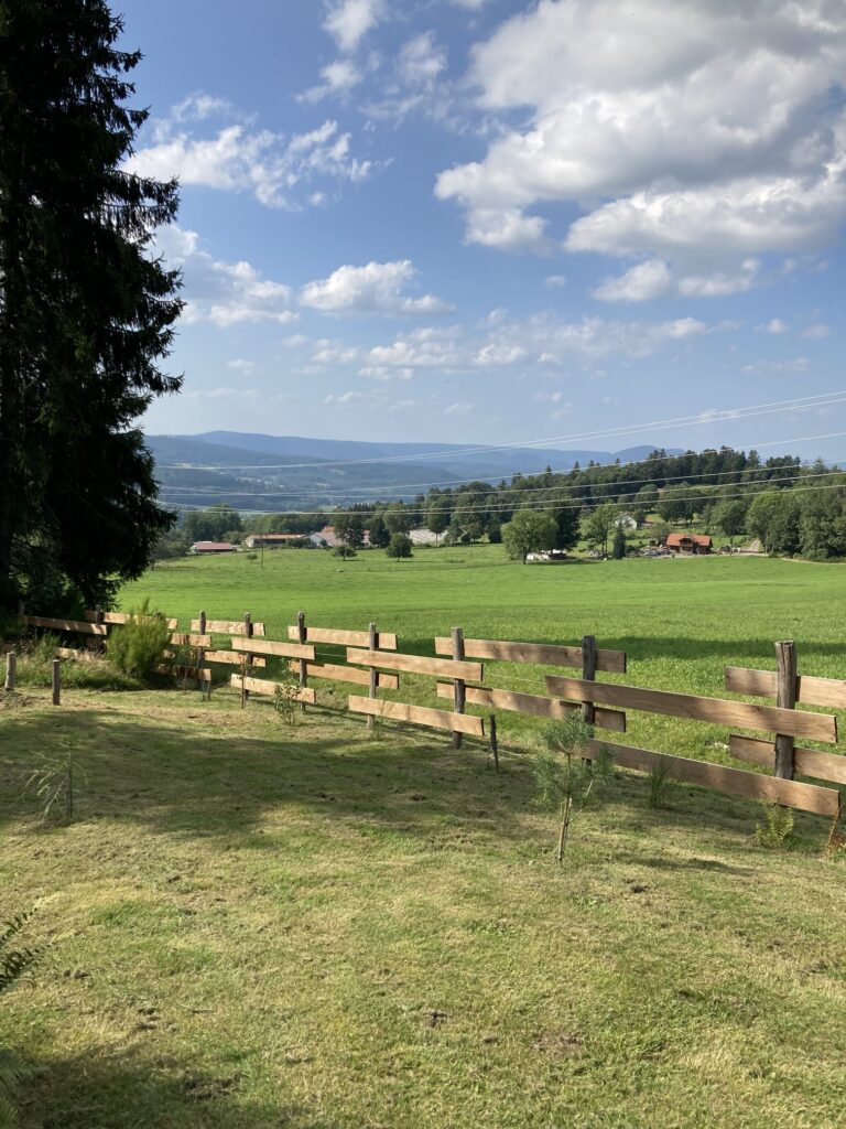 vue-vallee-mon-beau-sapin-jardin hébergement vosges